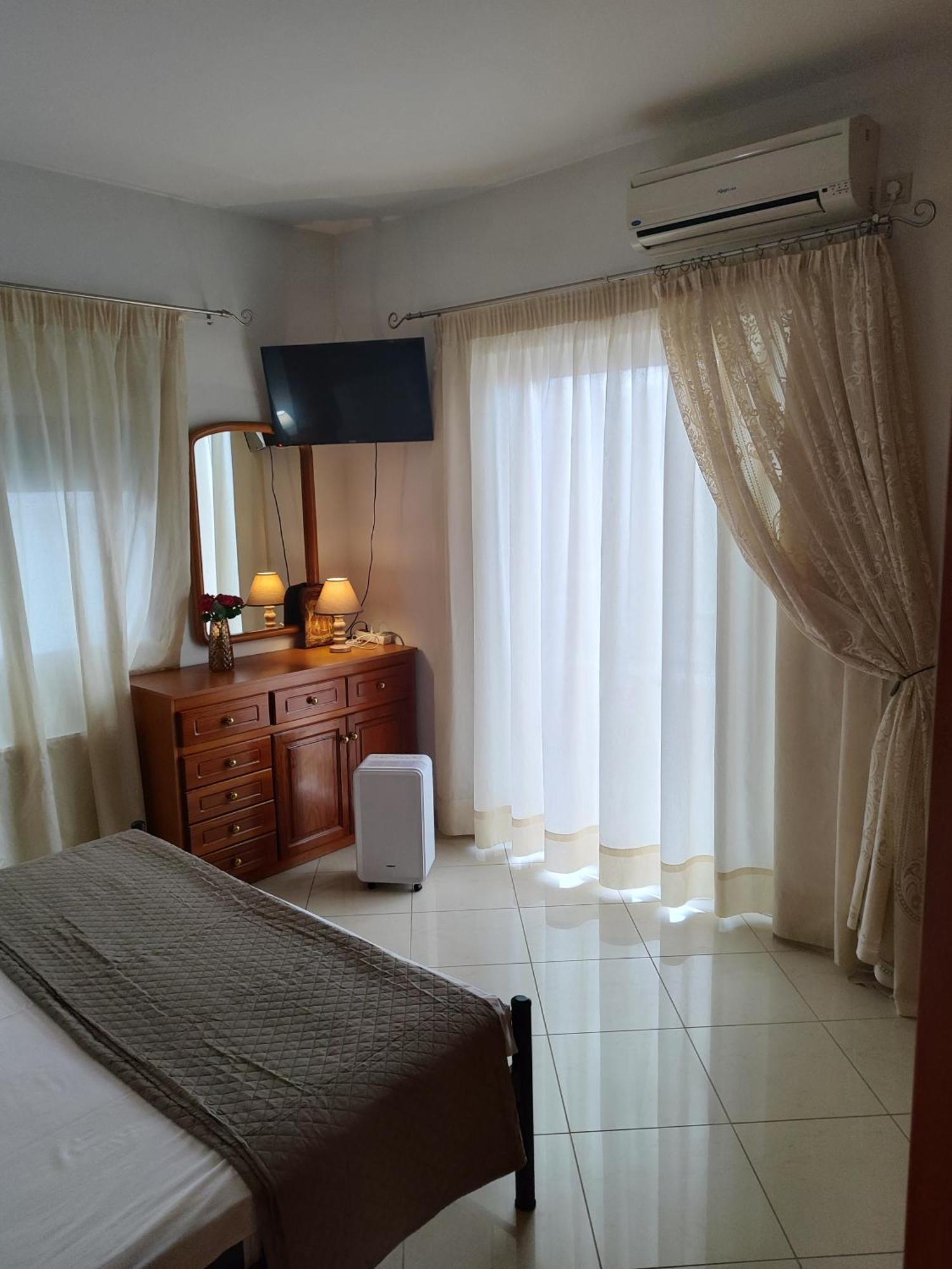 Klio'S Apartment Lávrion 外观 照片